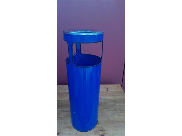 ~/upload/Lots/51532/26f5nzffwperu/Lot 078 Ashtray Trashbin Blue_t600x450.jpg